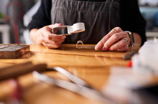 Quality Jewellery Dealers in your area are eager to evaluate and buy your jewels